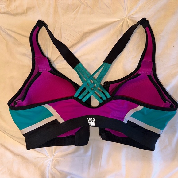 Victoria’s Secret Sports Bra 36C - Picture 3 of 4